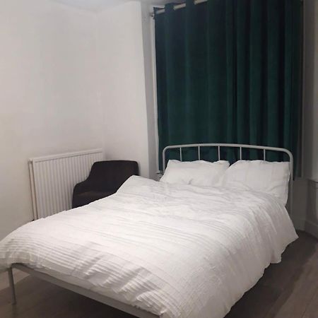 Отель Reading Town Centre Экстерьер фото
